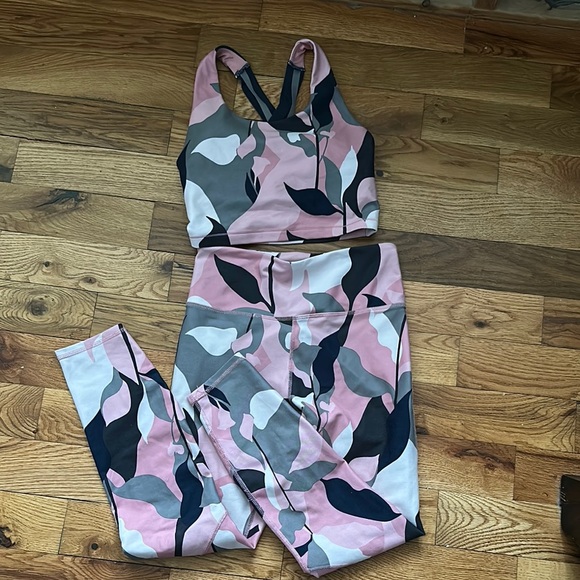 Ellie legging and sports bra Medium - Picture 5 of 13